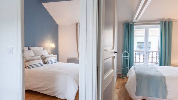3 chambres, fer et planche à repasser, Wi-Fi, draps fournis