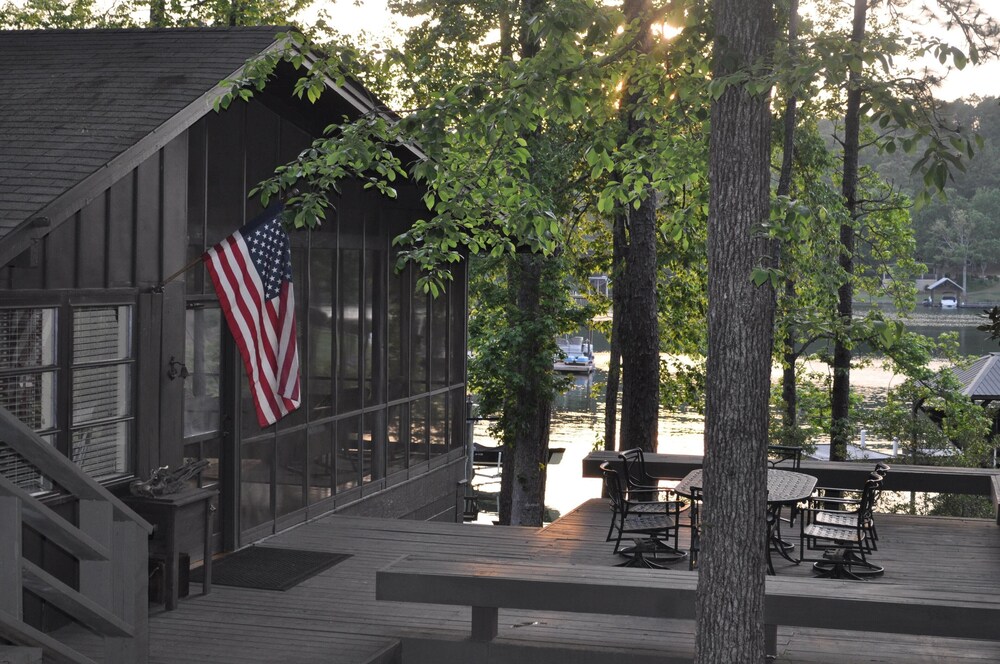 Lake Martin Alabama Cabin Near Chimney Rock Goat Island