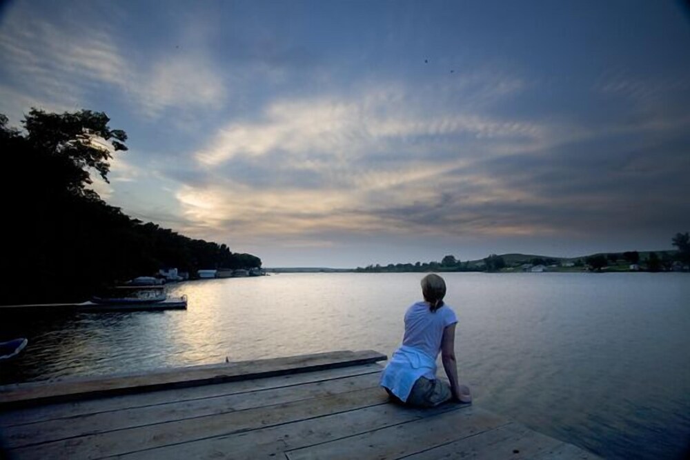 Getaway To Scenic Lake Wabaunsee Cabin In The Kansas Flint Hills in
