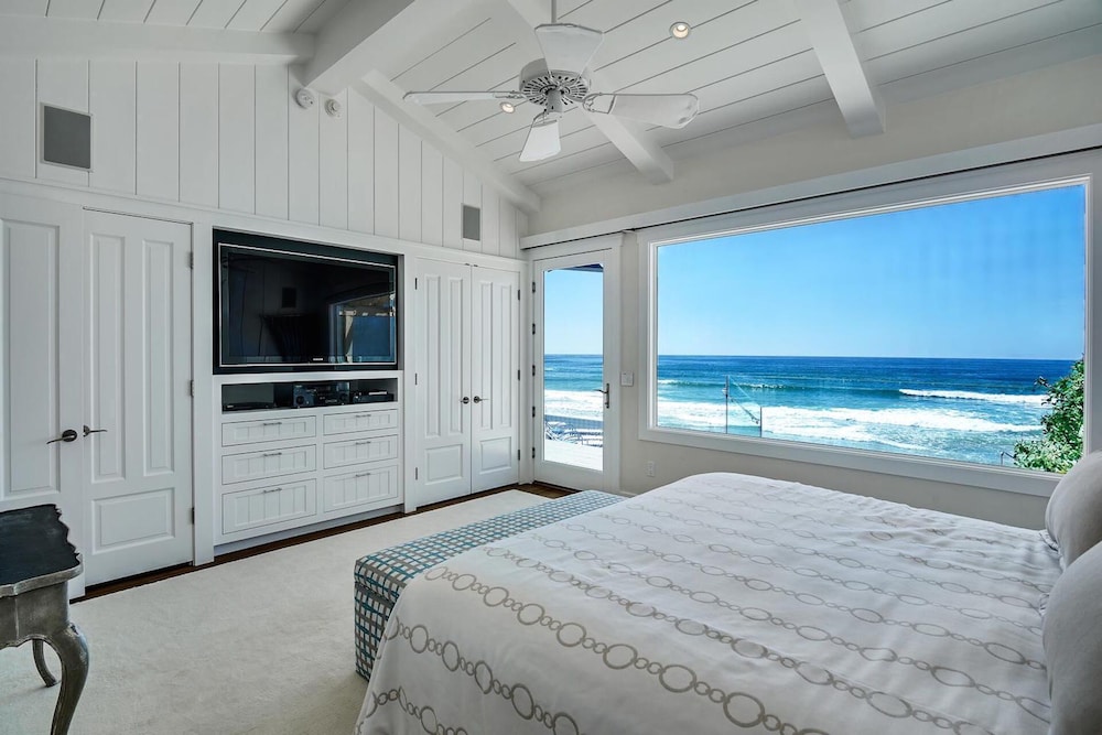 Exclusive La Jolla Shores Beachfront Estate with stunning ocean views