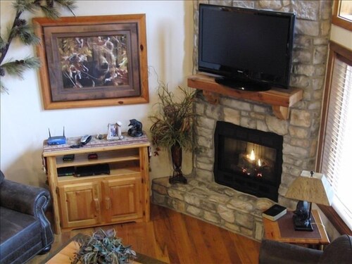 October Dates 6 Br 6 Ba Cabin Sleeps 22 People By Silver Dollar