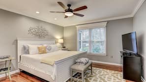 3 bedrooms, iron/ironing board, Internet, linens