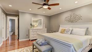3 bedrooms, iron/ironing board, Internet, linens