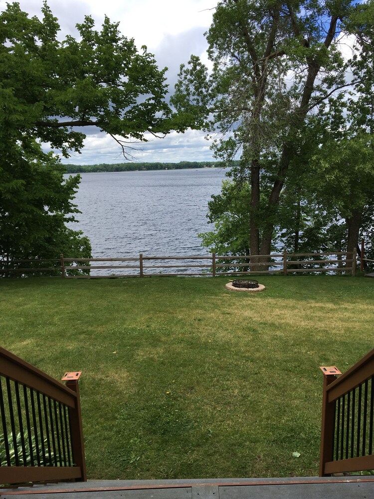 Single Barrel Ridge!! Amazing Chalet Lake Home Right On Lake Irene