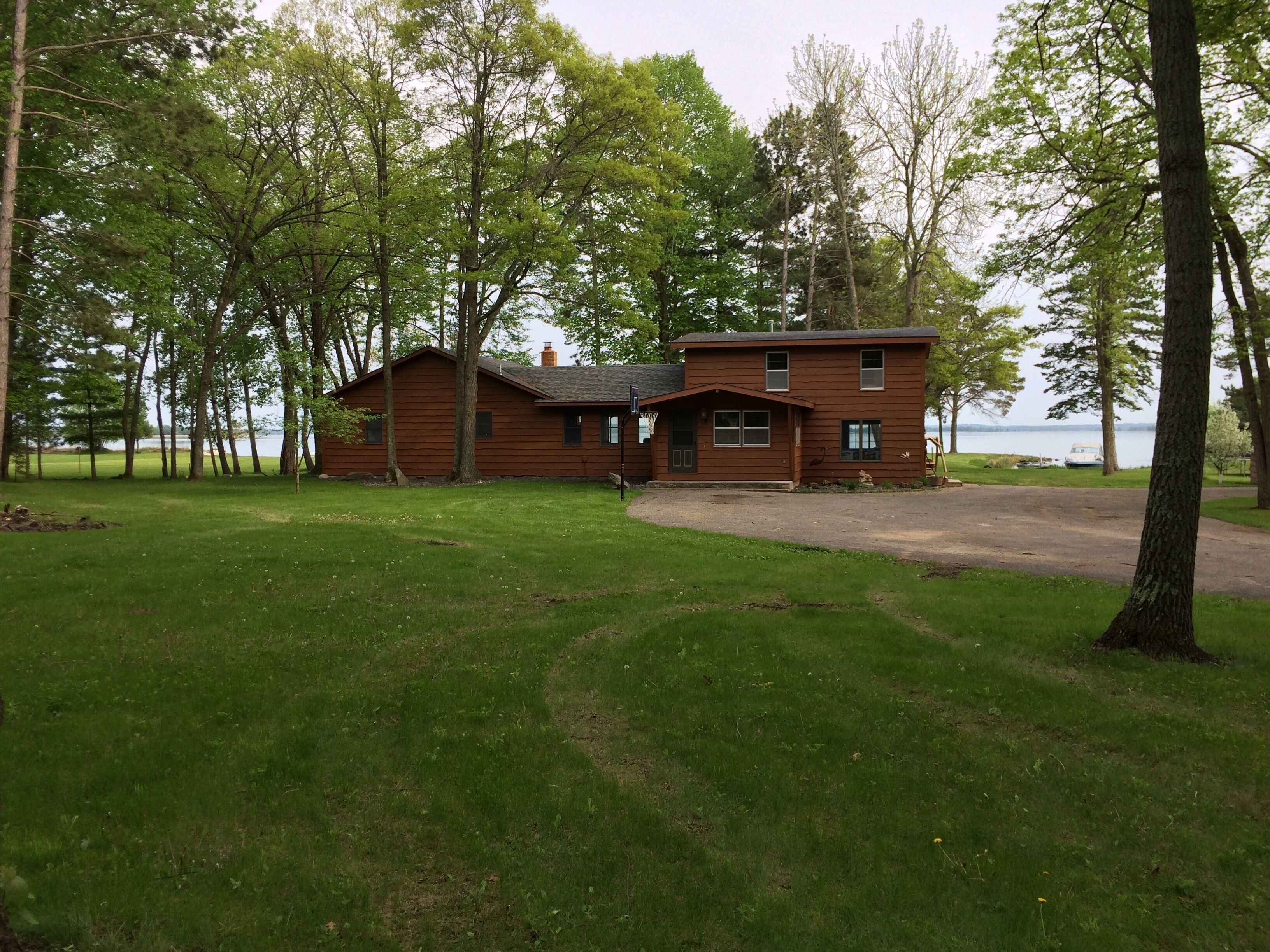 Family Friendly Leech Lake Home On Three Level Acres Of Lakeshore in Walker, United States