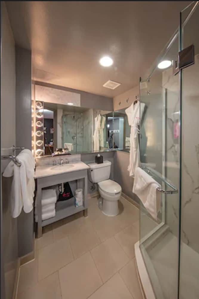 Photo - Henri on 24 Hotel Chelsea, Sonder by Marriott Bonvoy