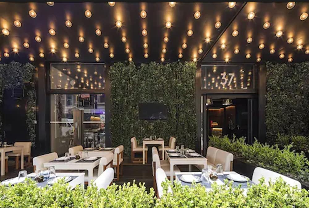 Photo - Henri on 24 Hotel Chelsea, Sonder by Marriott Bonvoy