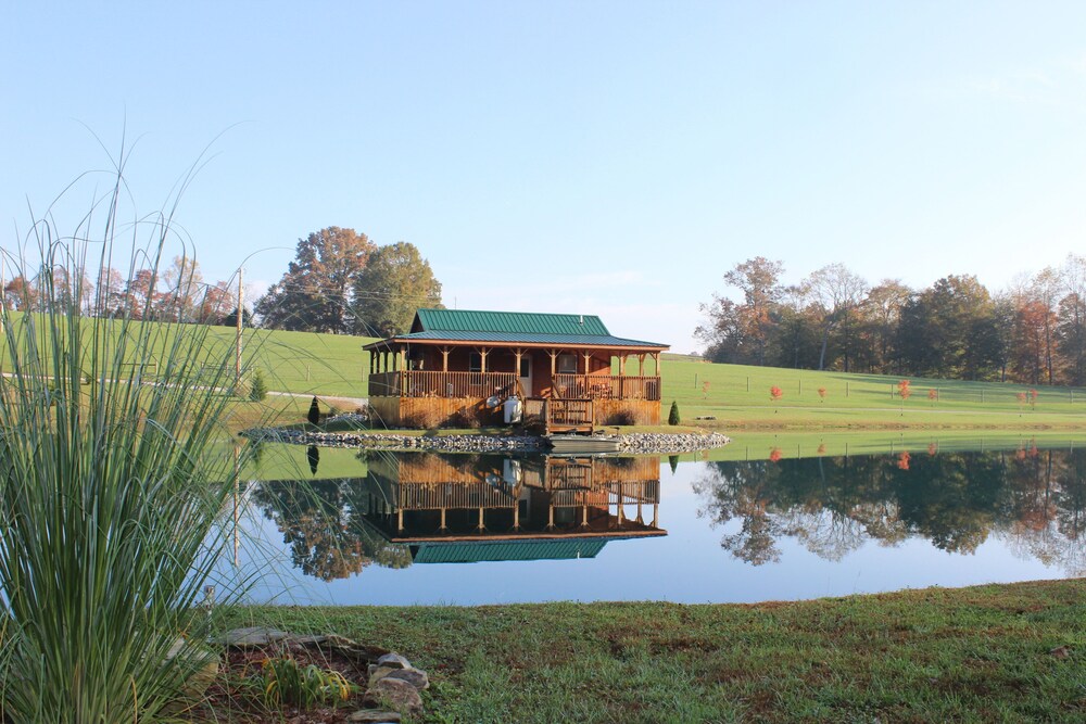 Private Catch And Release LakeBoat Rental Included! Close to Lake