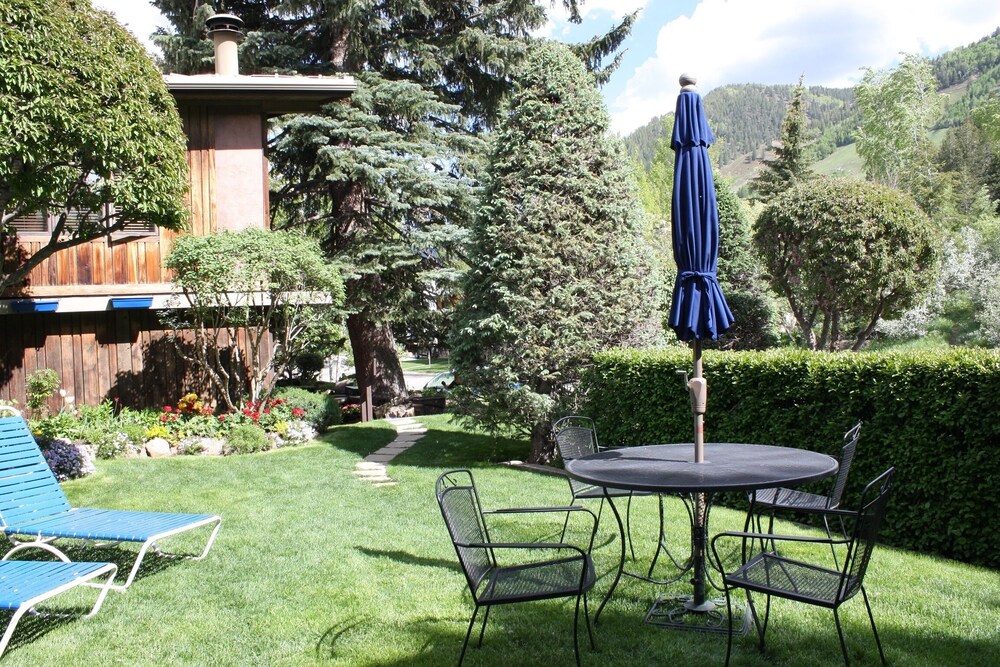 Pool/Hot Tub, Located in Downtown Aspen, 2 Blocks to Skier Shuttle, Free Parking