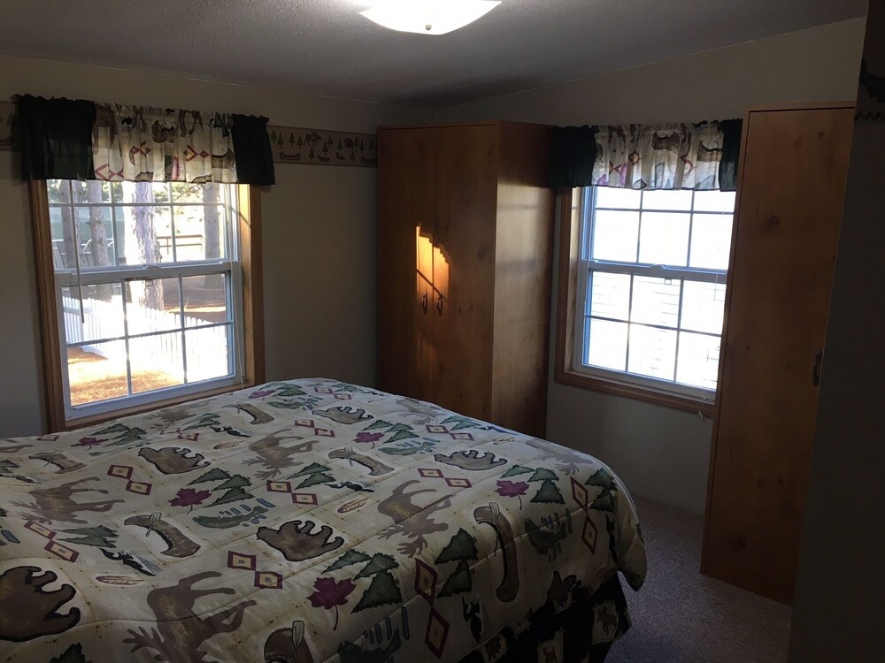 Cozy Bear Cottage Is Located On Lakefront In Silver Lake Mears Mi