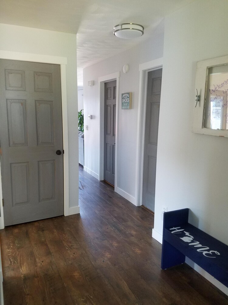 Lakefront Family Vacation on Eagle Lake, Texas Township. 3 Bedrooms, Sleeps 7 Kalamazoo County