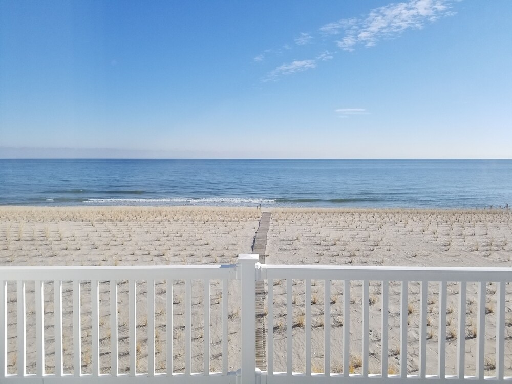 BIG Oceanfront - Now booking 2022!