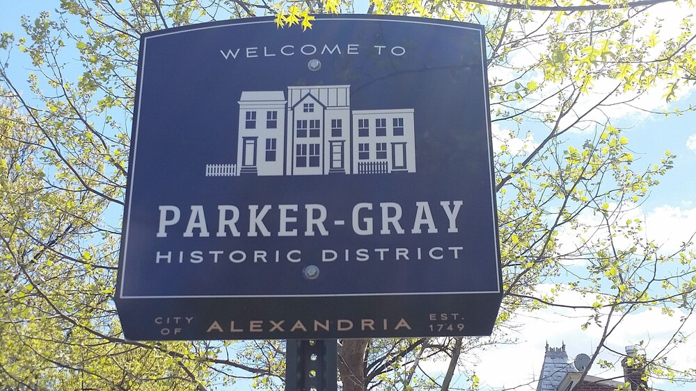 Historic home in the center of the old town of Alexandria