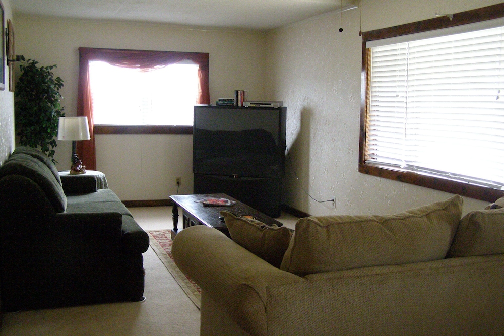 Boone Lake Bungalow.  Cozy, Comfortable and Convenient.