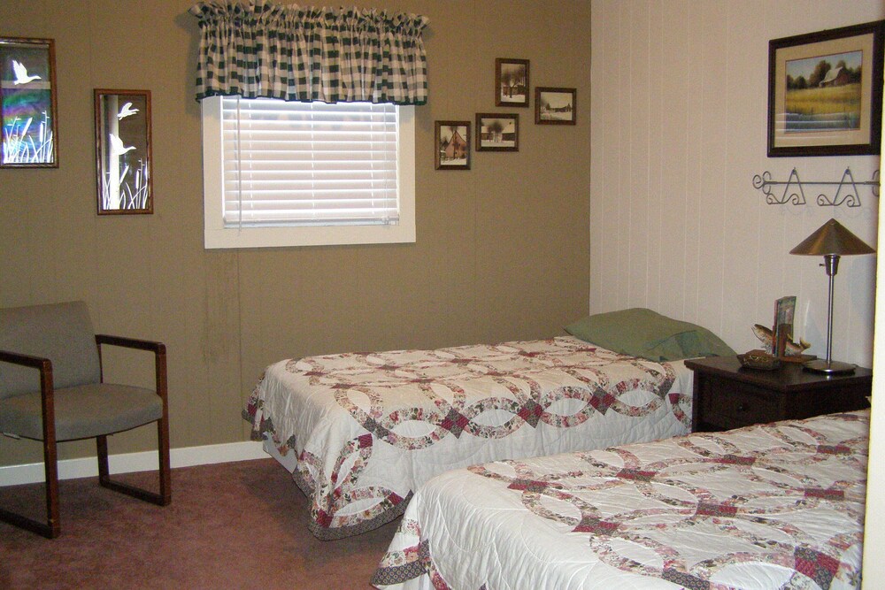 Boone Lake Bungalow.  Cozy, Comfortable and Convenient.