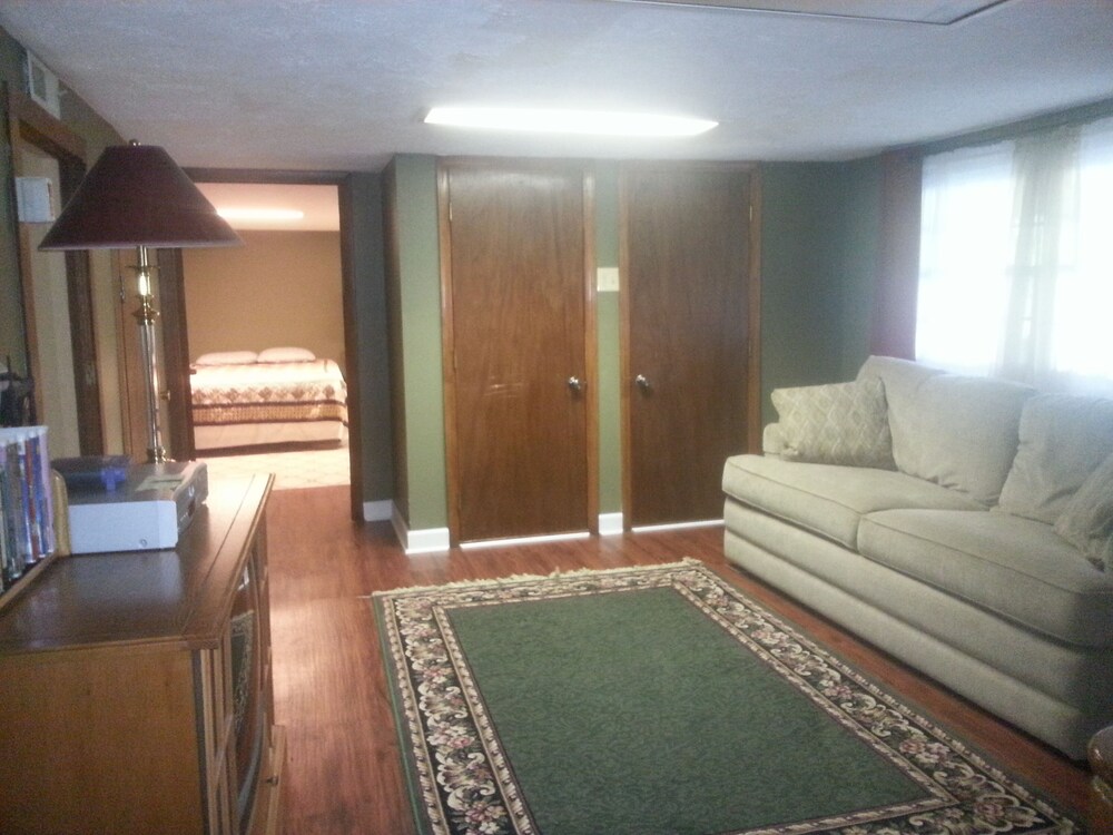 Boone Lake Bungalow.  Cozy, Comfortable and Convenient.