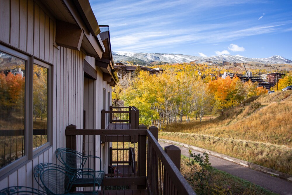 Ski-In, Ski-Out To Lift About 100 Yards From Unit.