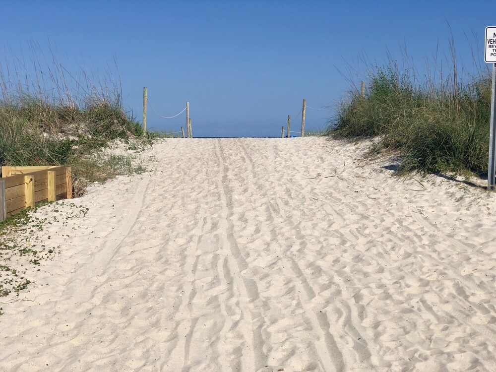 Four Winds, Carolina Beach Oceanfront Condo, North End