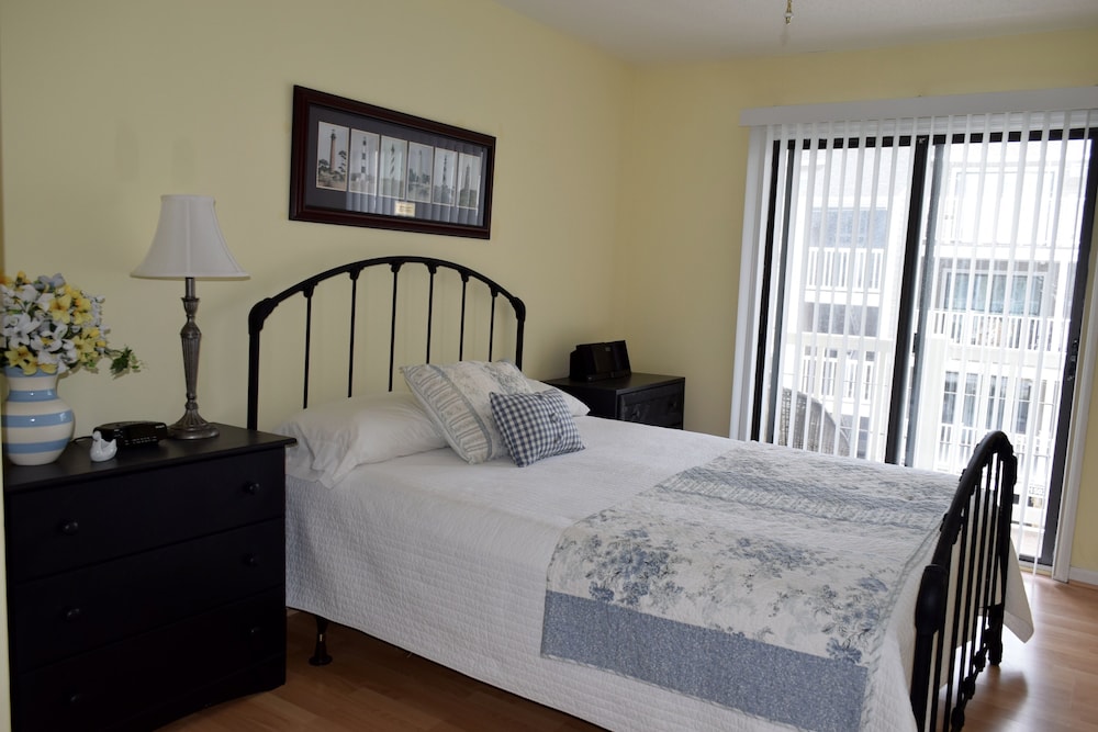 Four Winds, Carolina Beach Oceanfront Condo, North End