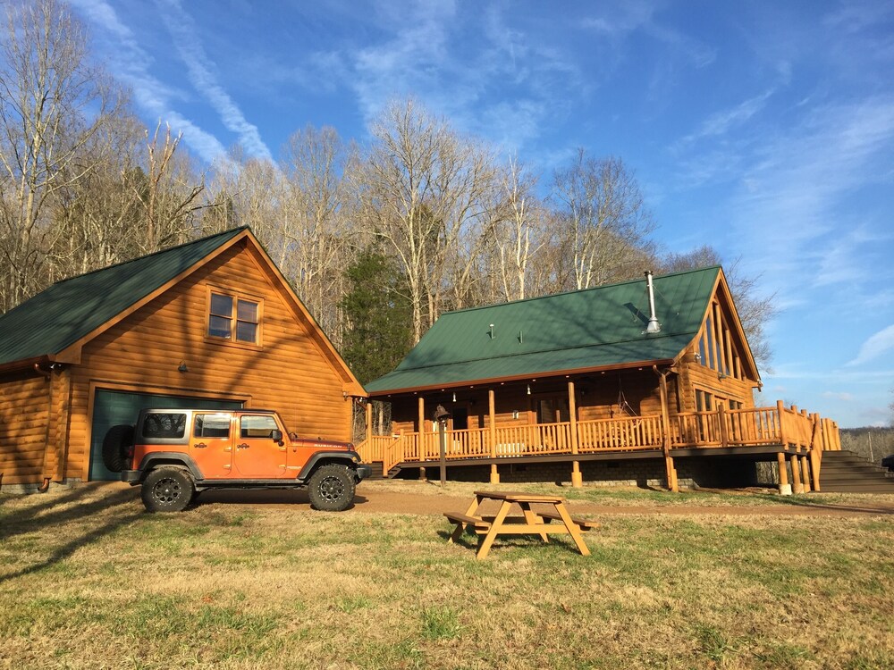 Stunning! Beautiful Log Cabin in Leiper's Fork / Franklin, TN / Sleeps
