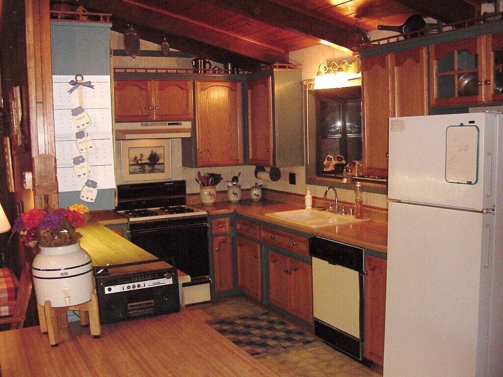 The Getaway Chalet - 3bd, 2ba, Spacious and Nicely Decorated Home Backs to Fores