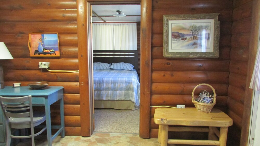 Near Hot Springs 2miles North Of Thermopolis Lucerne Vrbo