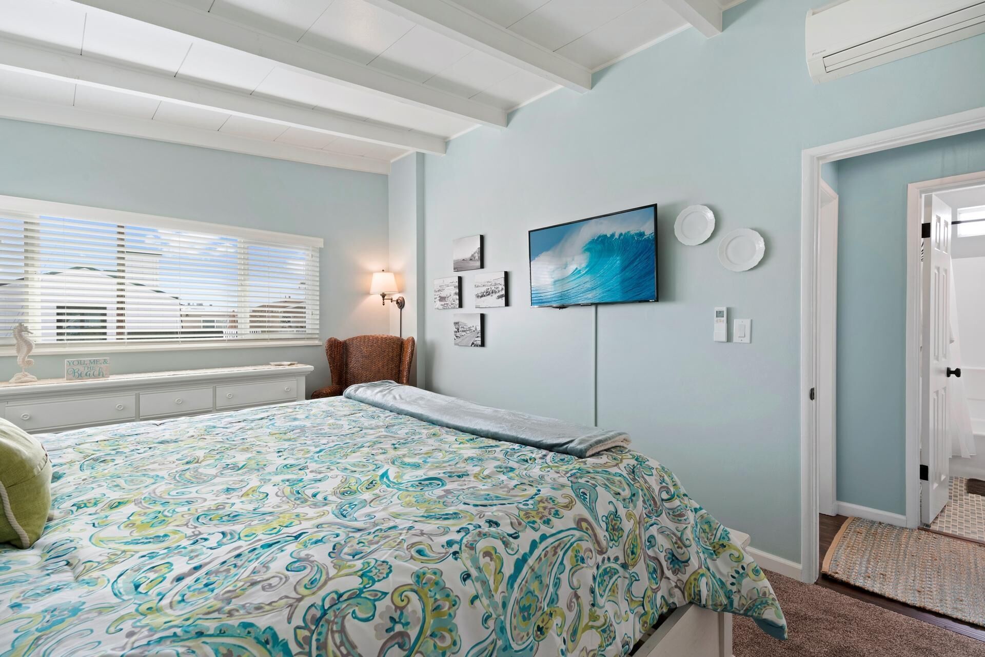 Cappy's Cottage Upstairs Unit  -  Air Conditioning! in Newport Beach, United States