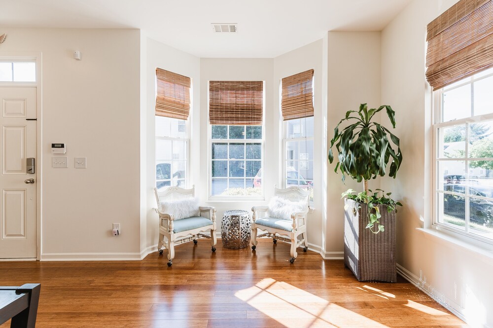 Luxury Townhouse Pet Friendly in GvlMauldinSimpsonville area. 2 car