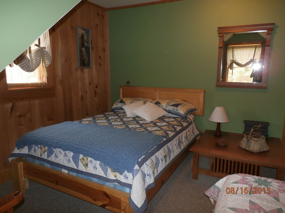 Sugar Plum Cabin - Beautiful Mountain View/Renovated Log Cabin/Kids Ski FREE/ELK