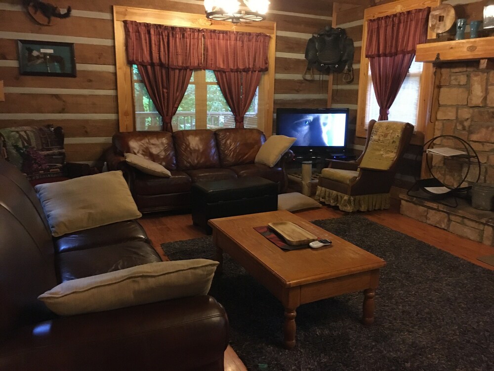 Sugar Plum Cabin - Beautiful Mountain View/Renovated Log Cabin/Kids Ski FREE/ELK