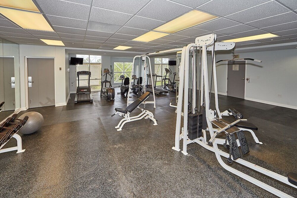 'Wasted Time'  BEACHFRONT & FABULOUS! Beach Set-Up Included March-October!