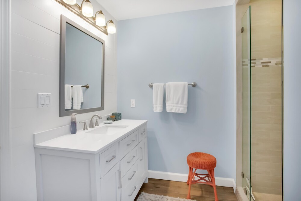 'Wasted Time'  BEACHFRONT & FABULOUS! Beach Set-Up Included March-October!