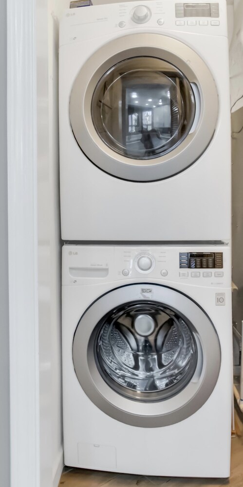 'Wasted Time'  BEACHFRONT & FABULOUS! Beach Set-Up Included March-October!