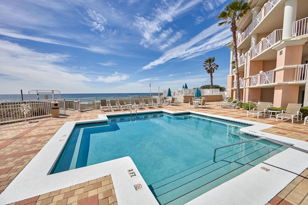 'Wasted Time'  BEACHFRONT & FABULOUS! Beach Set-Up Included March-October!