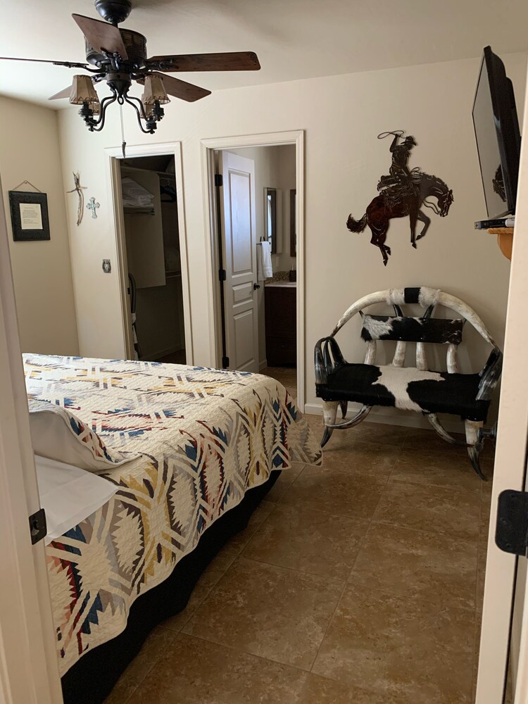 Casita 3 blocks from downtown! Very clean ! Wickenburg Vrbo