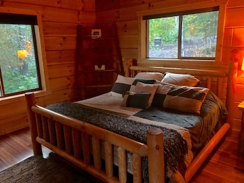 Stunning Log Cabin Close To Lutsen Mountains Skiing Hiking Golf