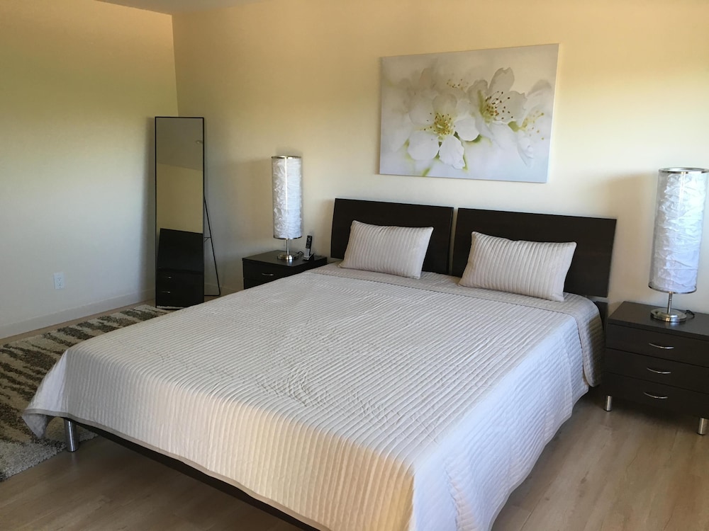 Contemporarily Designed Townhome With Fabulous Ocean Views !! Solana Beach Vrbo