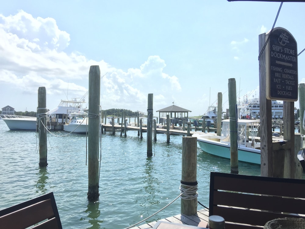 Ocracoke Island: Beautiful Cottage in Village