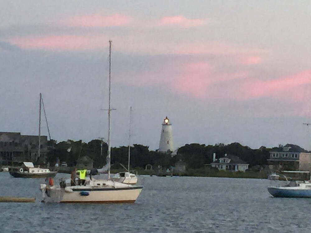 Ocracoke Island: Beautiful Cottage in Village