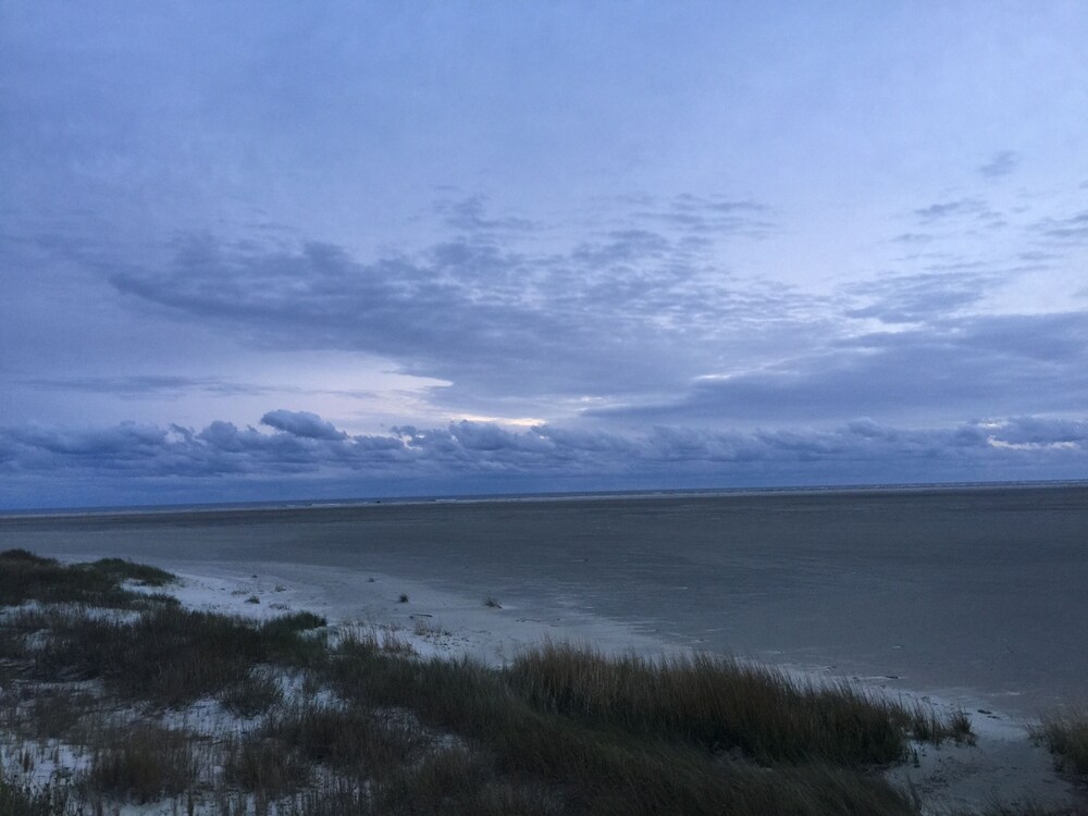 Ocracoke Island: Beautiful Cottage in Village