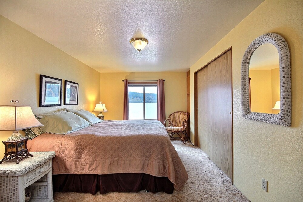 Waterfront, Paradise Found Camano Island Vrbo