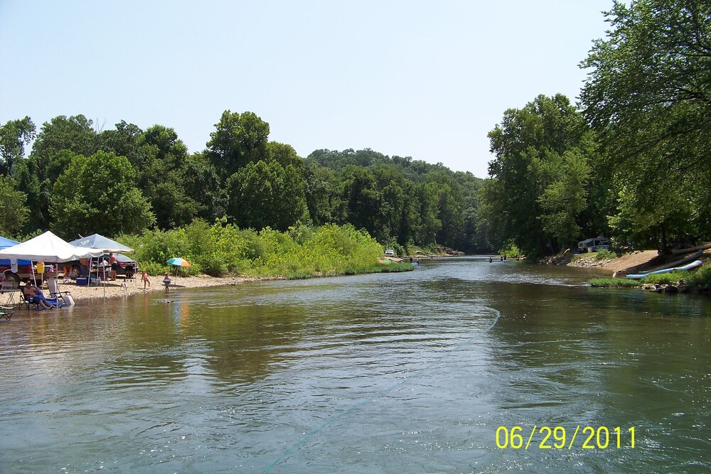 Jack's Log Cabin Near Meramec River in Quiet Wooded Setting With Hot