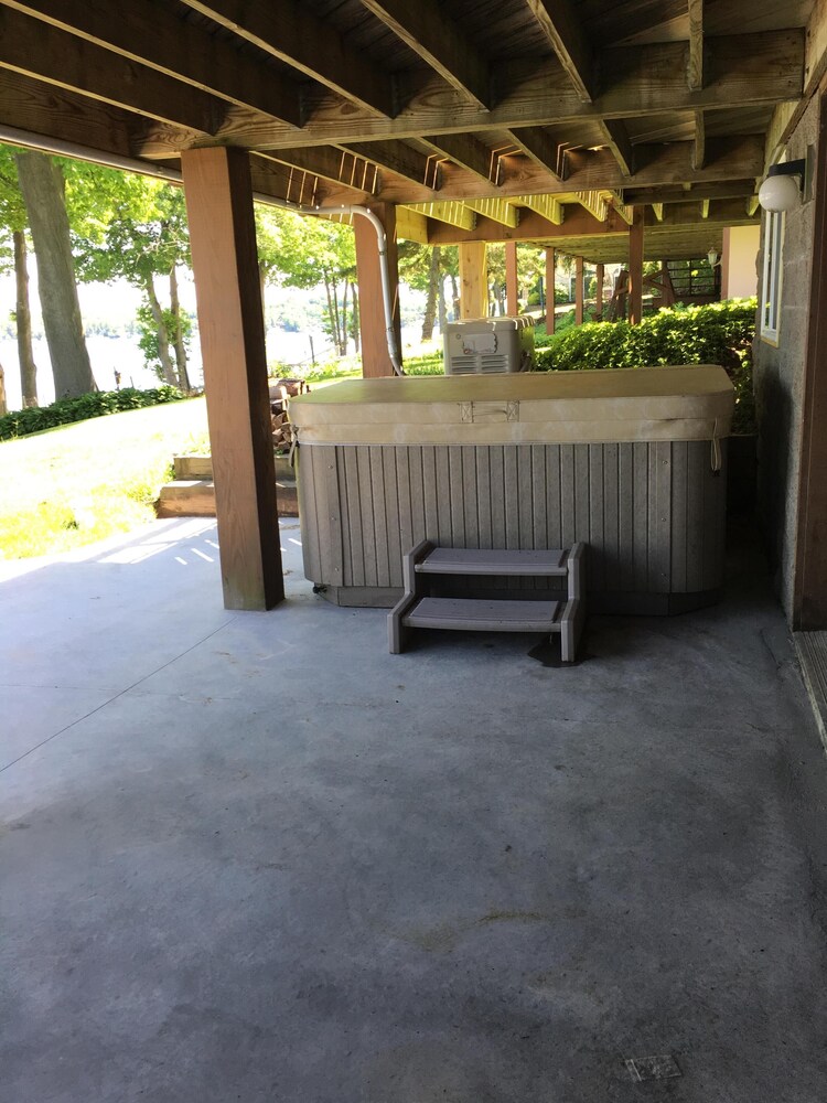 Xanadu a Premier Vacation Located on Fair Haven Bay