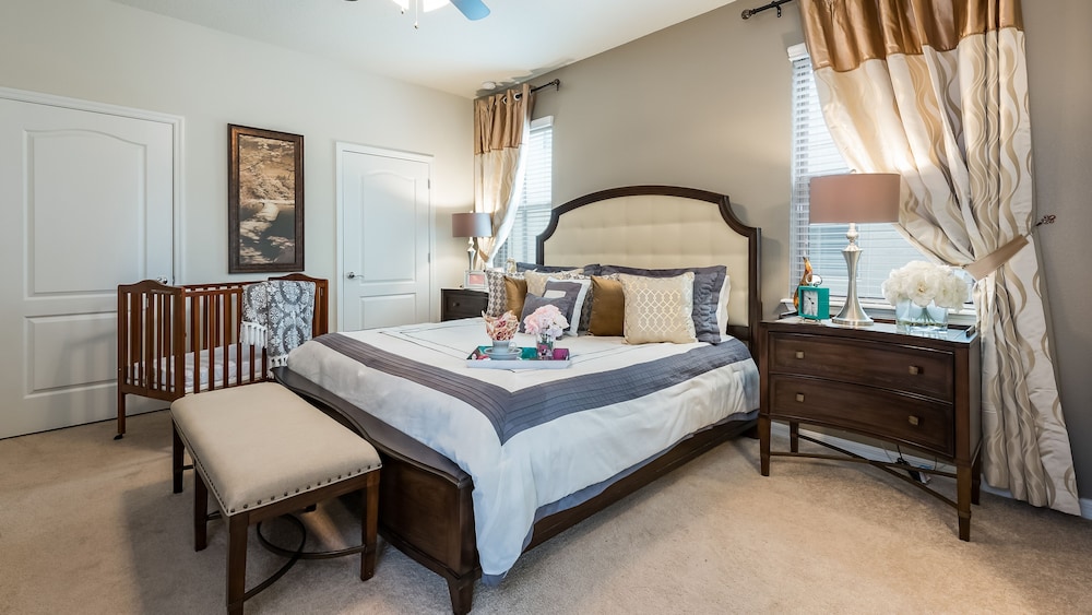 Prestige 2 Stunning Windsor at Westside, South Facing Pool/Spa, Game