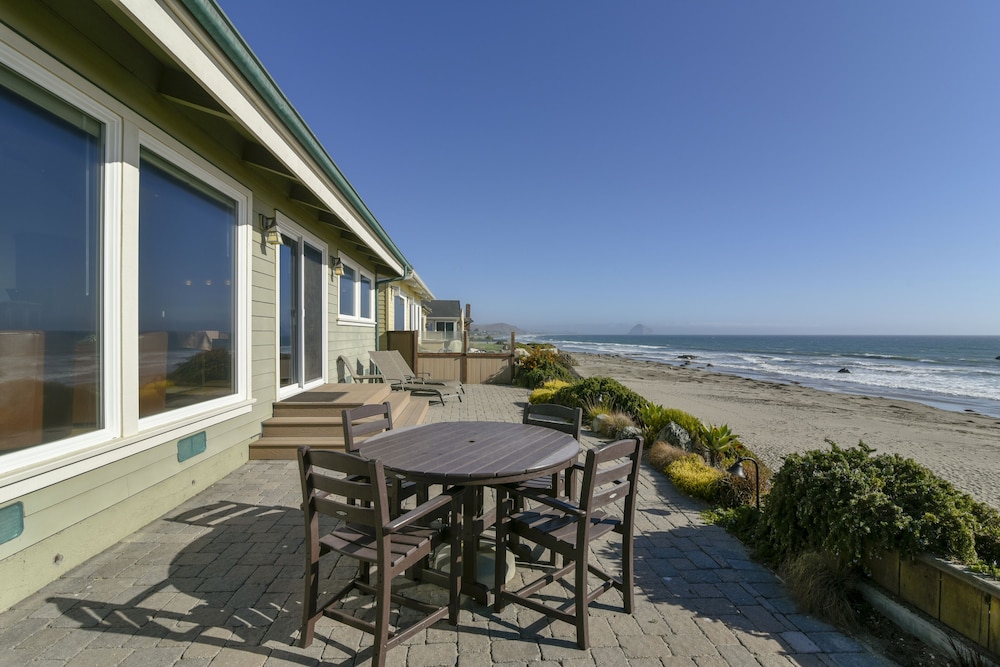 Amazing Luxury Oceanfront Home! On the Sand in Cayucos