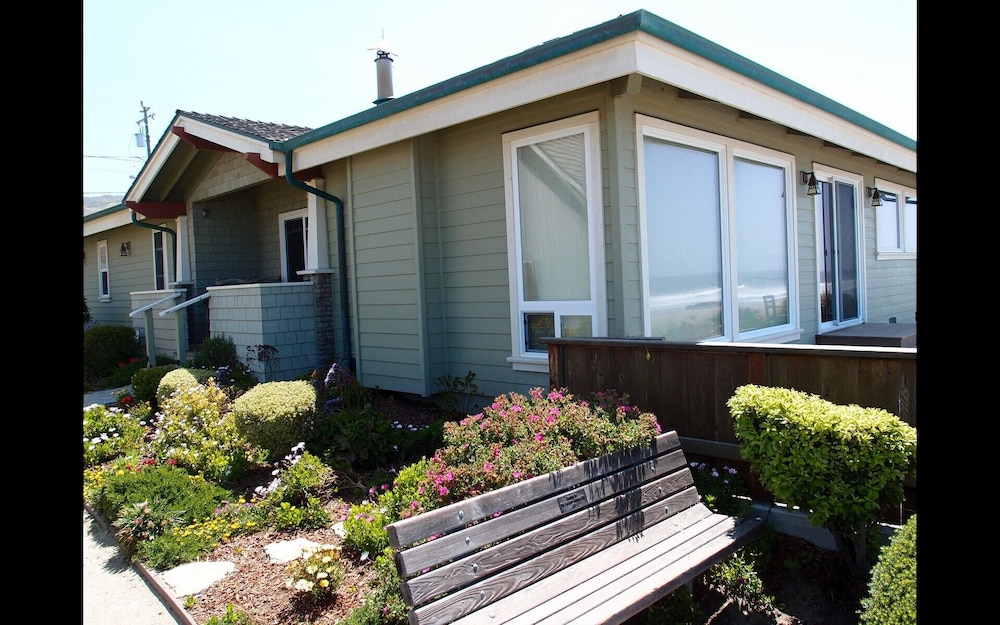 Amazing Luxury Oceanfront Home! On the Sand in Cayucos