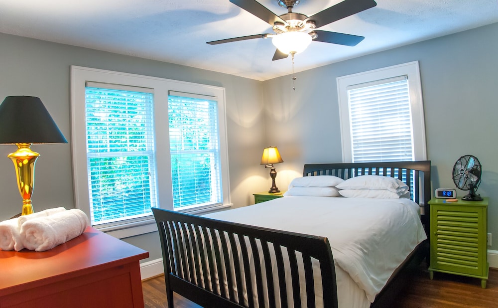 Peaceful Cottage in Heart of Historic Roswell Roswell Vrbo