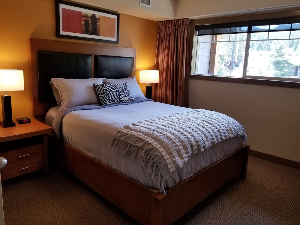 SUMMER SUN AND MOUNTAIN FUN! RELAX, REJUVENATE, PLAY AT OUR MOUNTAIN