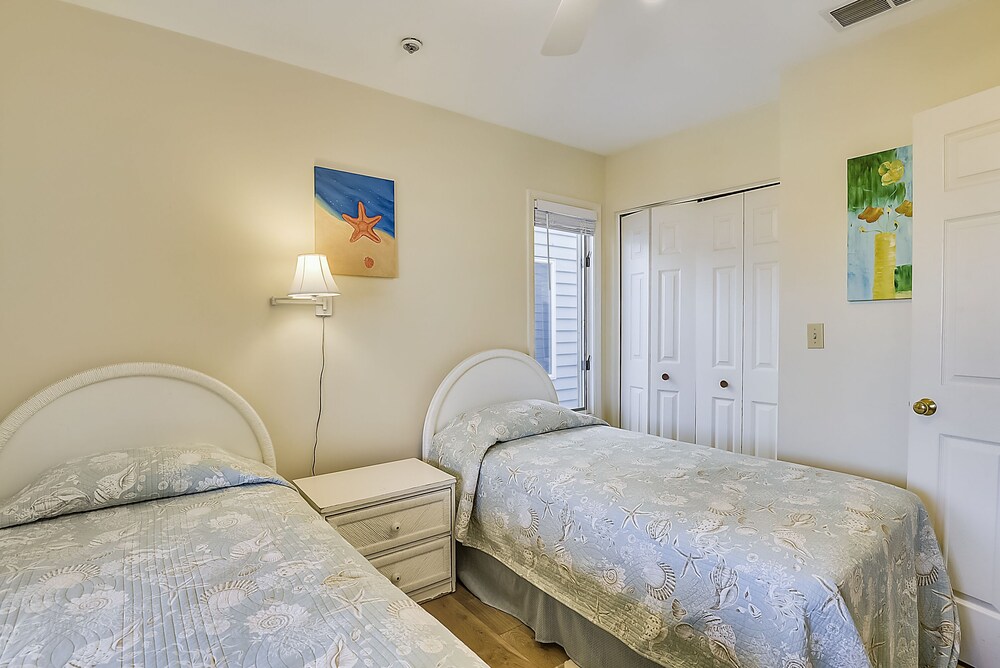 Stay Play Dewey Ocean View TH Perfect for 2 Families!! Dewey