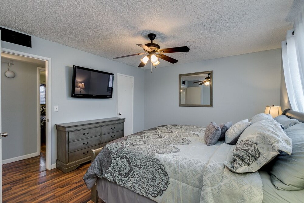 Centrally located home with pool in Tempe!!
